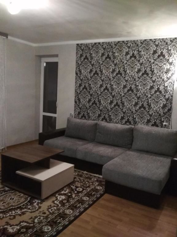 Апартаменты Two-Bedroom Apartment on Vialiki Hasciniec 111 Молодечно-15