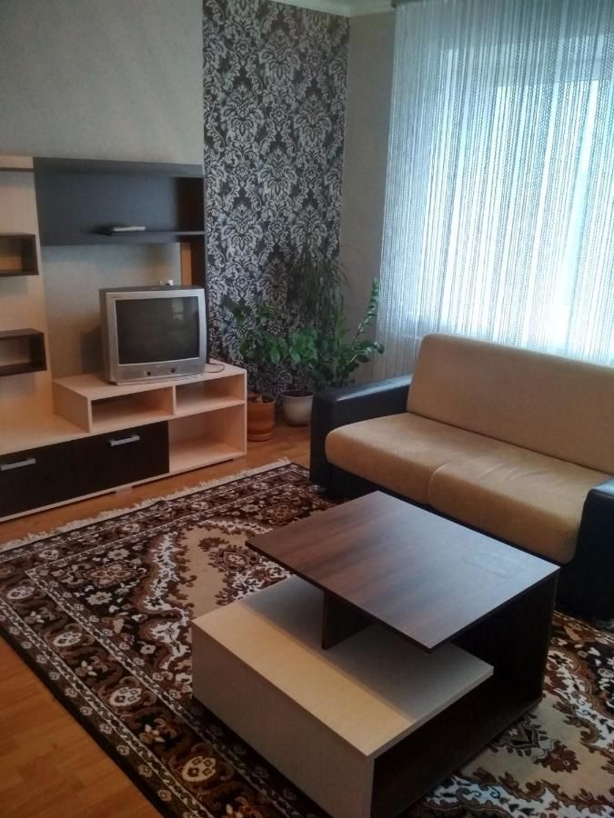 Апартаменты Two-Bedroom Apartment on Vialiki Hasciniec 111 Молодечно-5