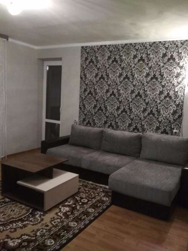 Апартаменты Two-Bedroom Apartment on Vialiki Hasciniec 111 Молодечно-3